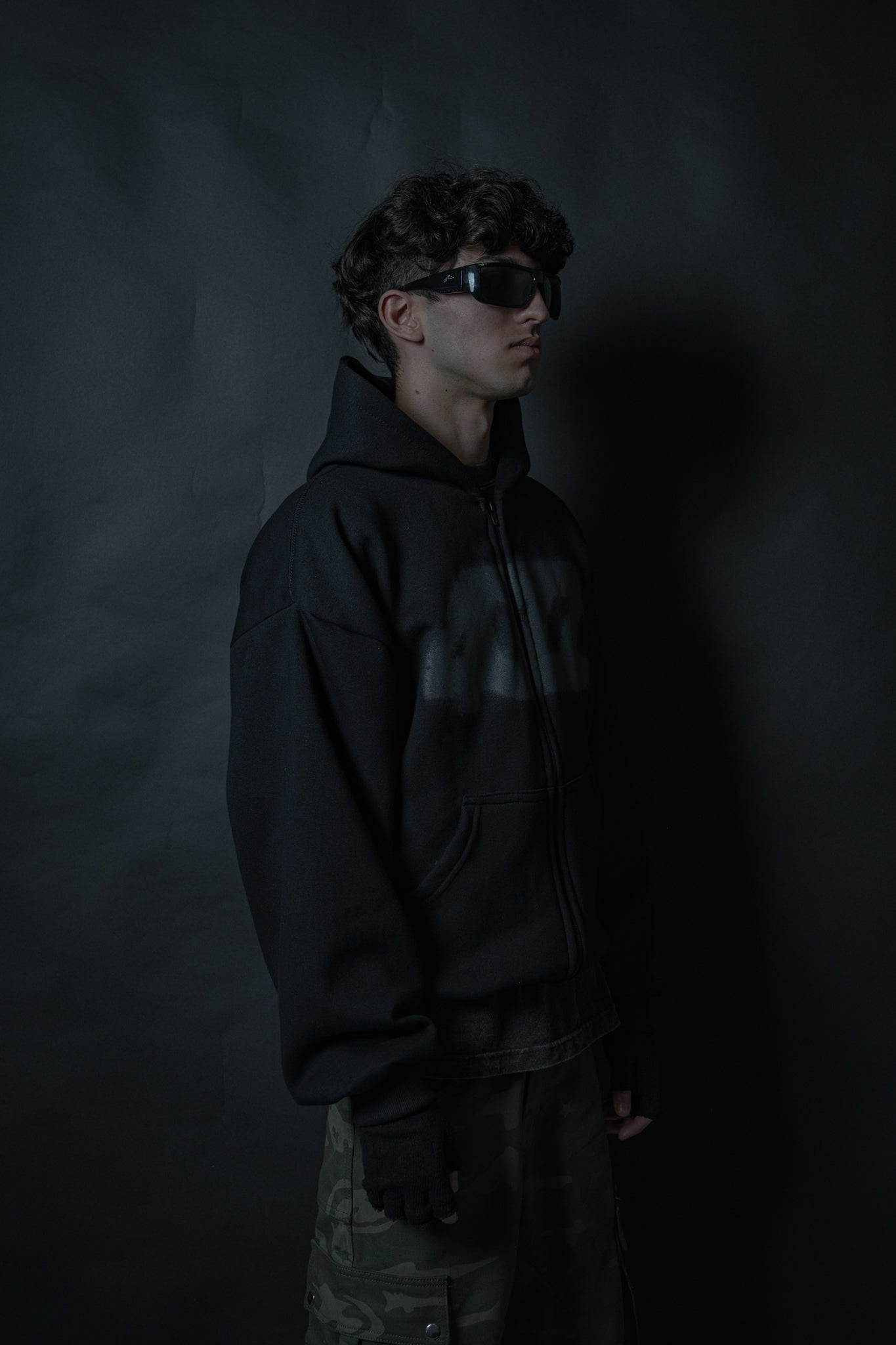 ZIP-HOODIE "NO-ZZ"